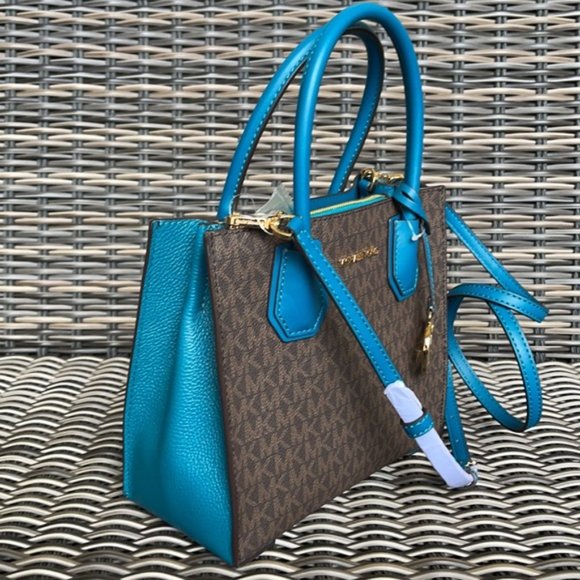 Michael Kors Mercer Medium Messenger Bag - Picture 3 of 16